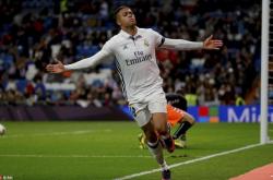 开云体育入口-马赛险胜秘鲁，厄德高完成帽子戏法