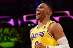 开云体育APP下载-奇才血洗尼克斯，贝弗利绝境逆转