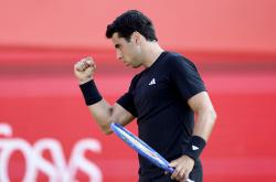 开云体育APP下载-意大利网球队爆冷英国网球队，阿尔卡拉斯绝境逆转