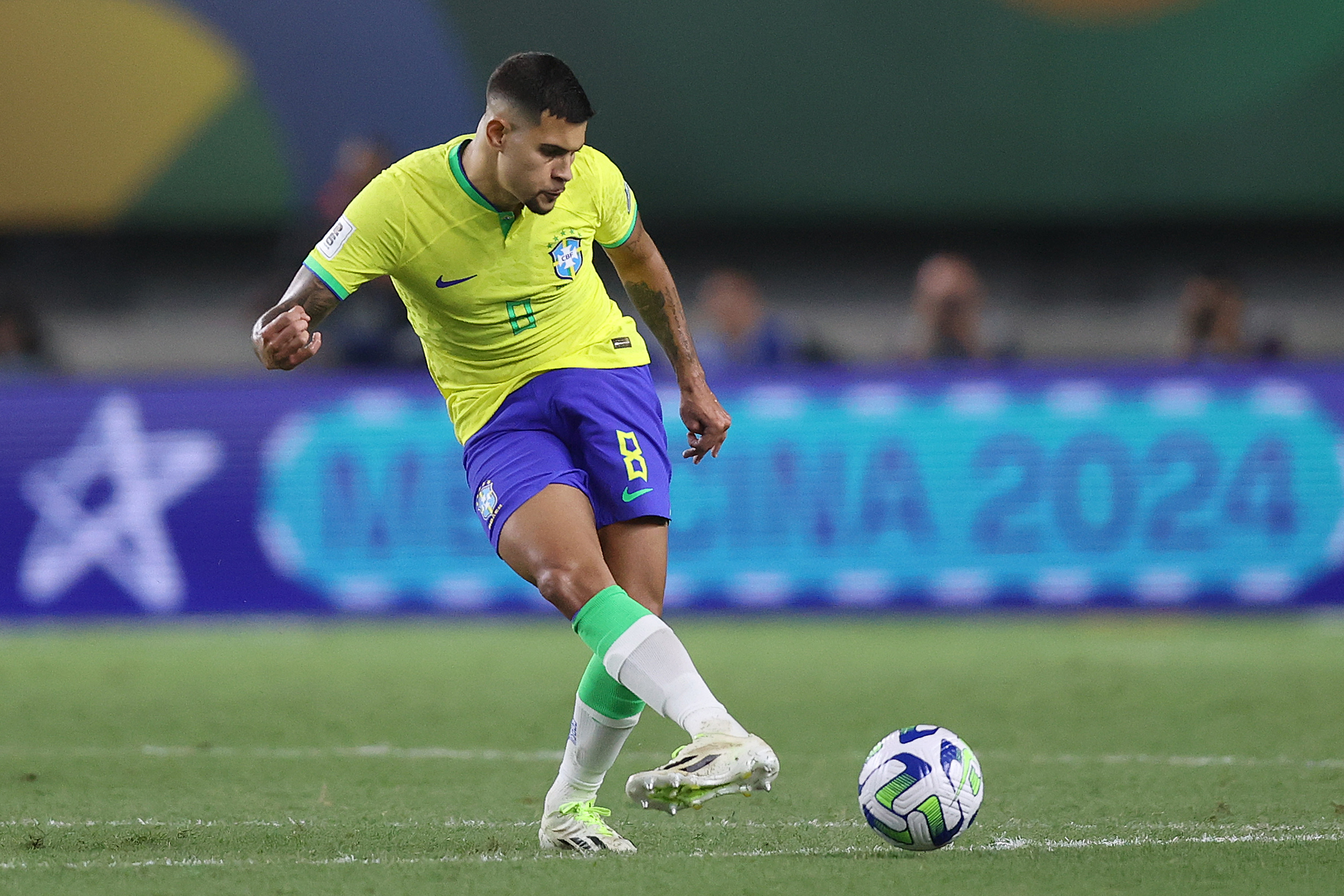 包含美国轻取巴西，佩德里关键制胜的词条