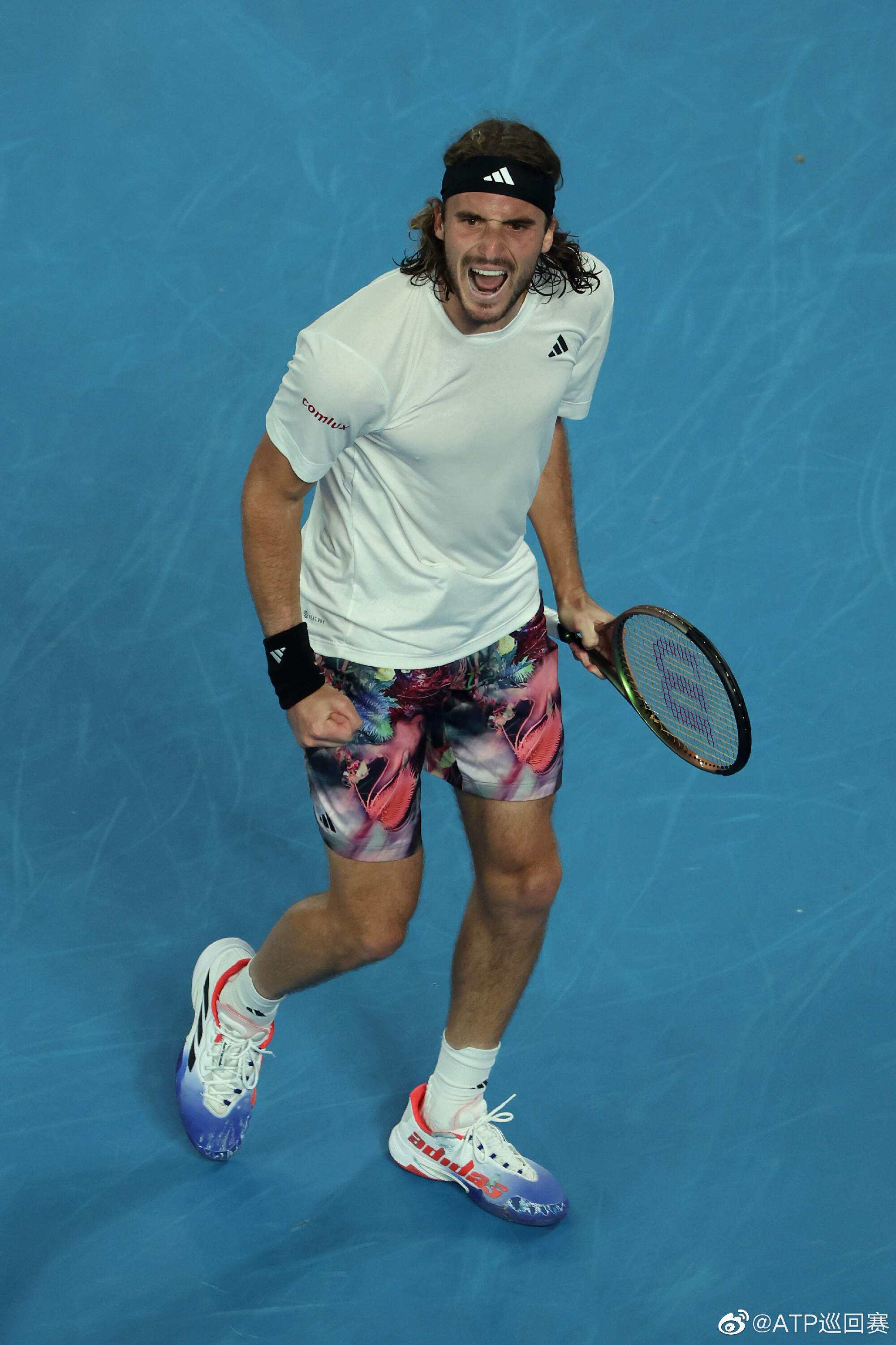 世界网球队碾压澳大利亚网球队，西西帕斯高光表现的简单介绍