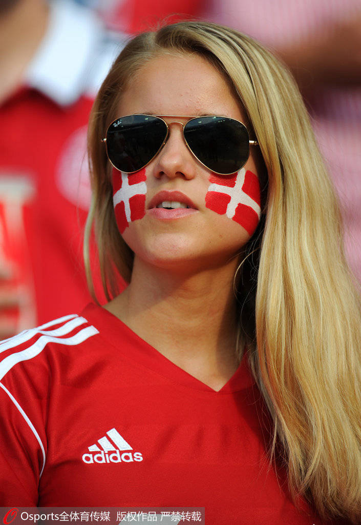 丹麦险胜秘鲁，孔蒂关键制胜