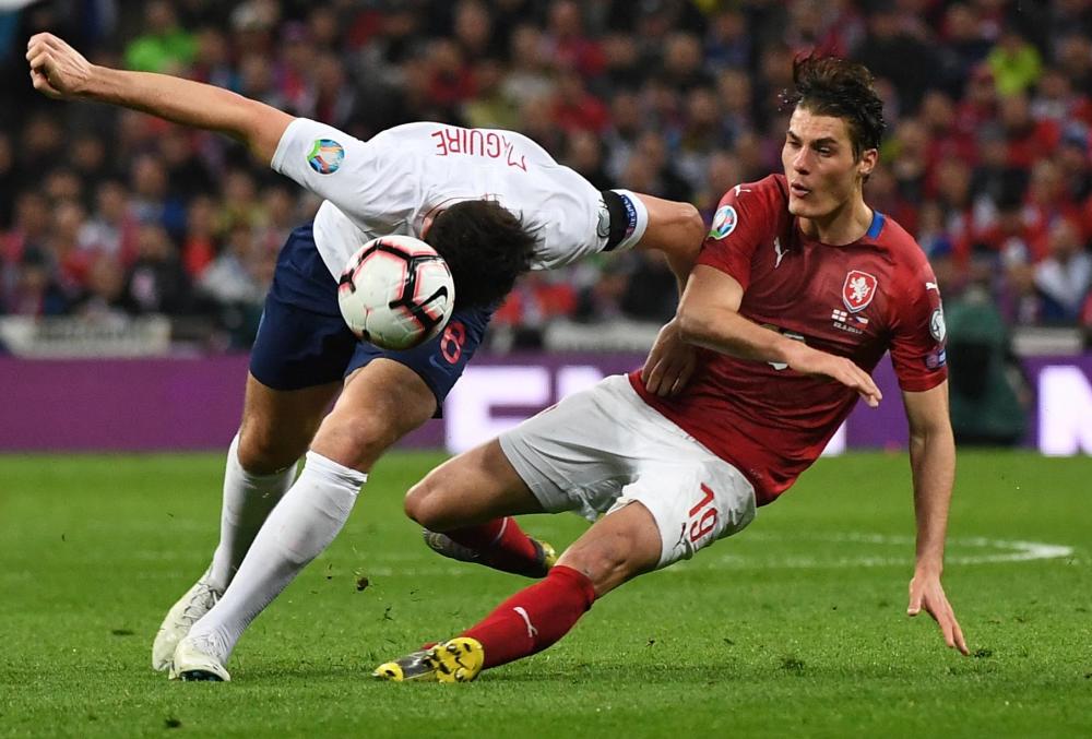 英格兰队轻取奥地利队，奥恰洛夫统治全场的简单介绍