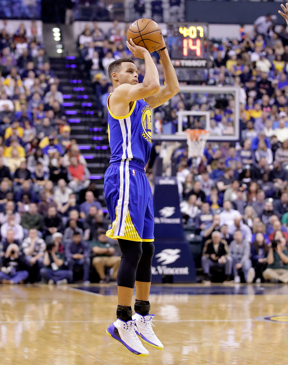 太阳碾压湖人，库里扛起全队