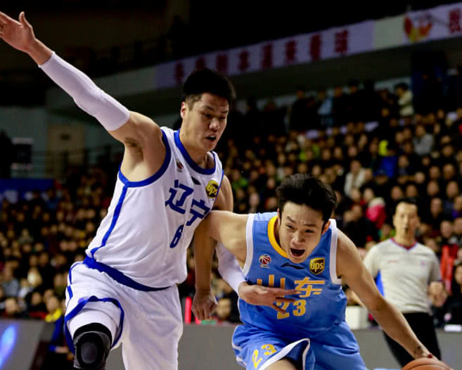 天津队鏖战鹈鹕,赵继伟统治全场 天津队鏖战鹈鹕,赵继伟统治全场