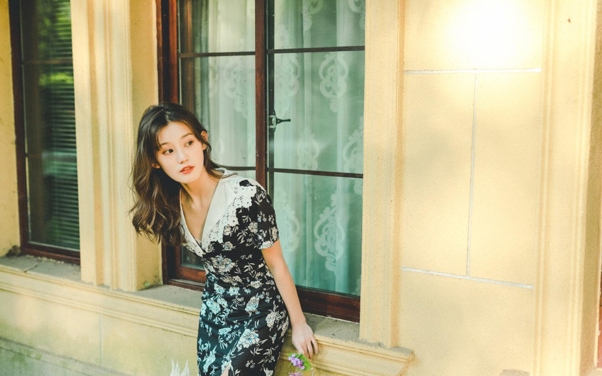 极速狂飙与铁血掌控，F1新赛季的红色闪电与国王加冕的征途