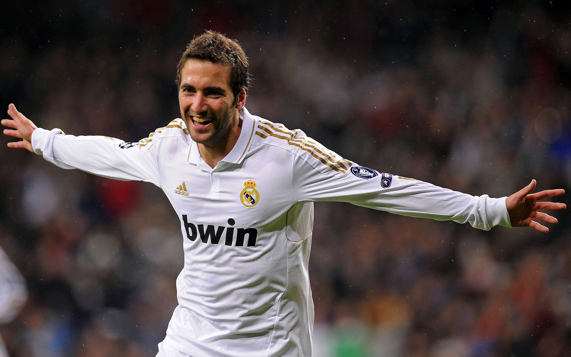 跨界巅峰对决，德甲争冠战、勇士传奇与深圳队胜出的体育交响曲