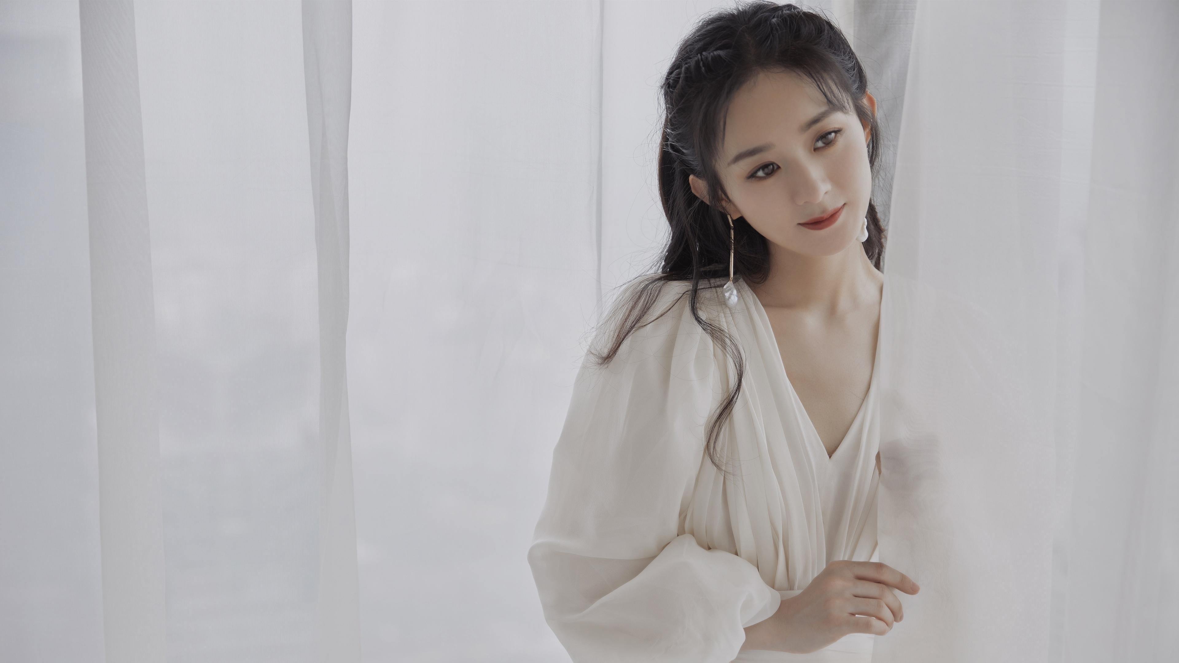 冷门横扫背后的微光成炬，布伦森如何化身广厦冲垮雄鹿的关键密钥？